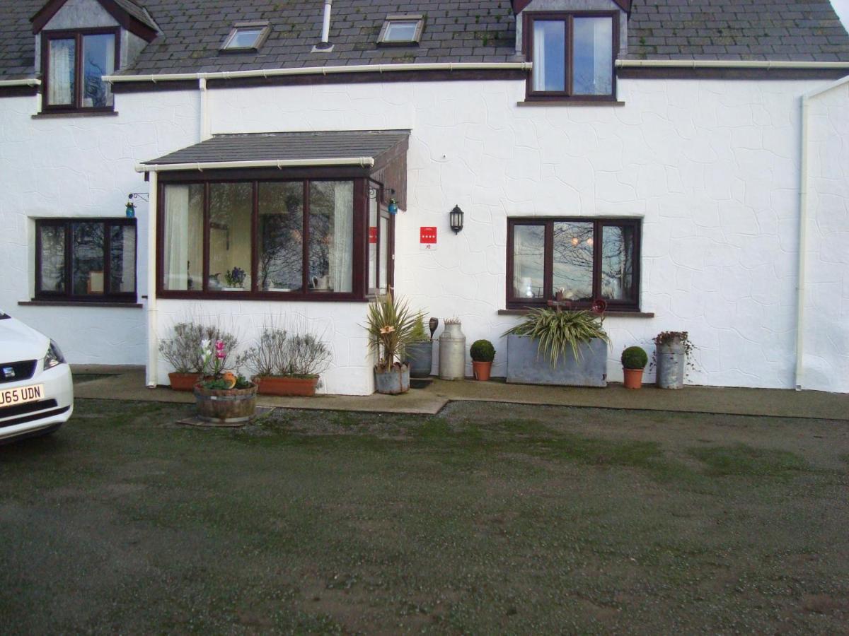 The Farmhouse Lochmeyler Llandeloy Extérieur photo